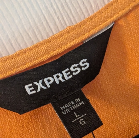 EXPRESS Yellow Flutter Short Sleeve Blouse - Picture 4 of 7